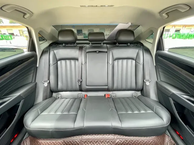 Volkswagen Passat — Фото автомобиля 9