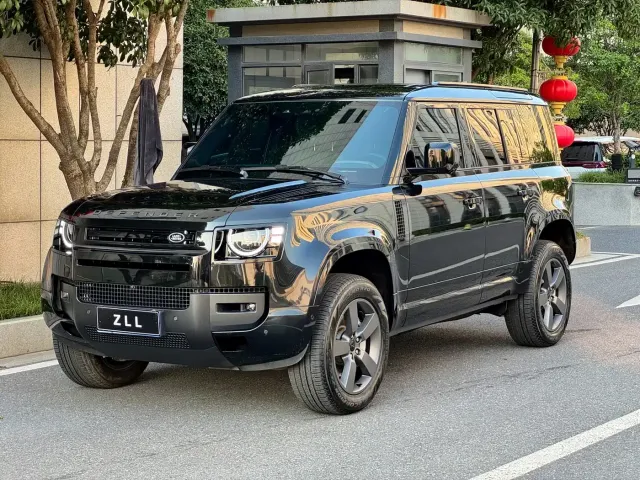 Фотография автомобиля — Land Rover Defender