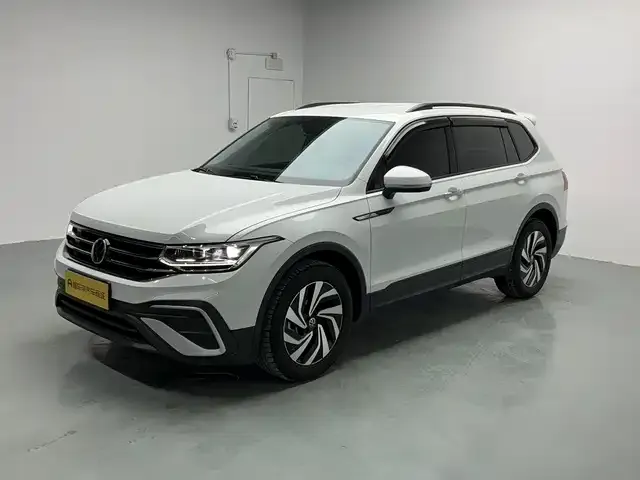 Фотография автомобиля — Volkswagen Tiguan L