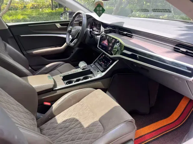 Audi A7L — Фото автомобиля 9