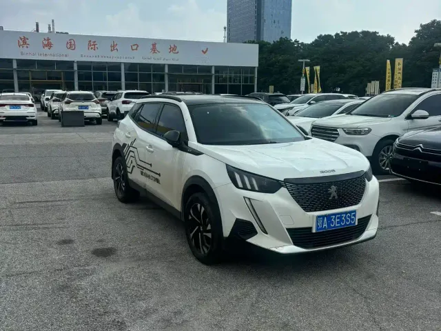 Peugeot 2008 — Фото автомобиля 2