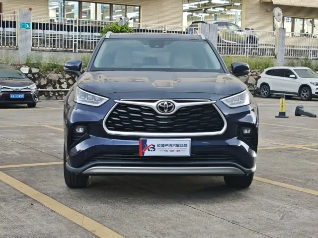 Toyota Highlander — Фото автомобиля 2