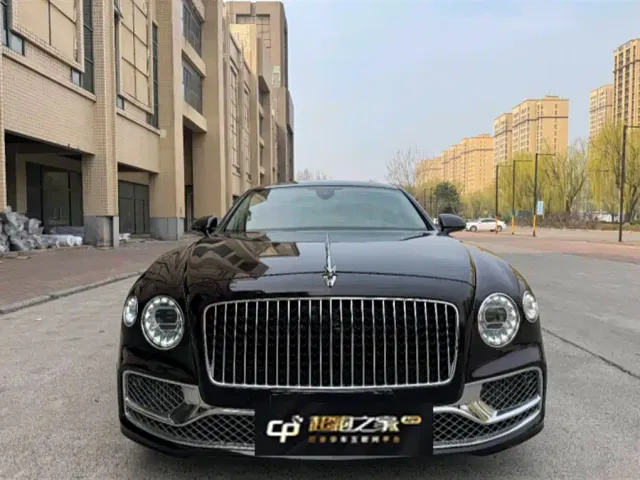 Bentley Flying Spur — Фото автомобиля 2