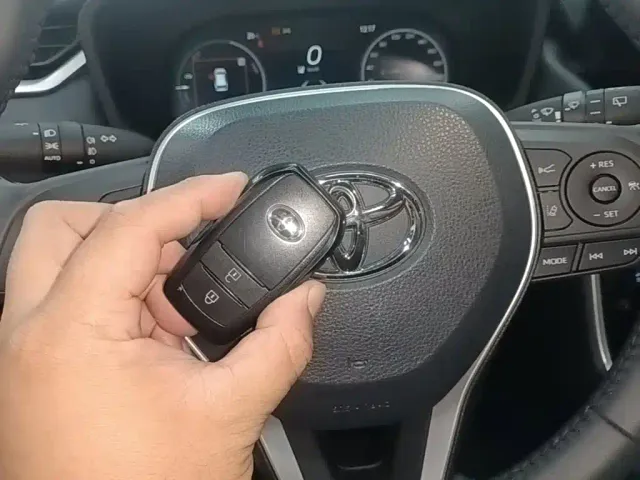 Toyota RAV4 — Фото автомобиля 8