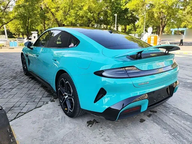 Xiaomi SU7 — Фото автомобиля 4