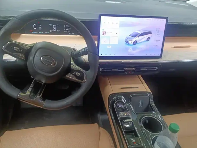 GAC Trumpchi E8 — Фото автомобиля 12