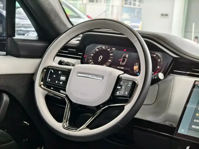 Land Rover Range Rover Sport — Фото автомобиля 6