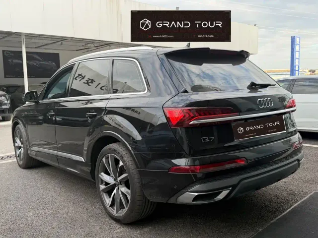 Audi Audi Q7 2023 55 TFSI quattro S line Sport — Фото автомобиля 5