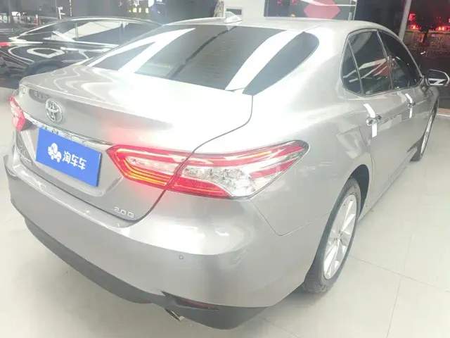 Toyota Camry — Фото автомобиля 3