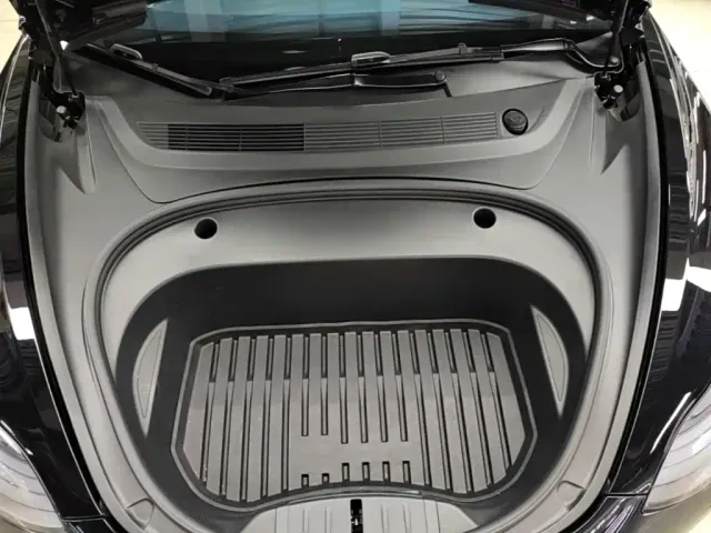 Tesla Model 3 — Фото автомобиля 19