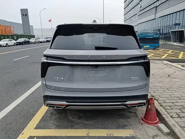 Hongqi HS7 PHEV — Фото автомобиля 9
