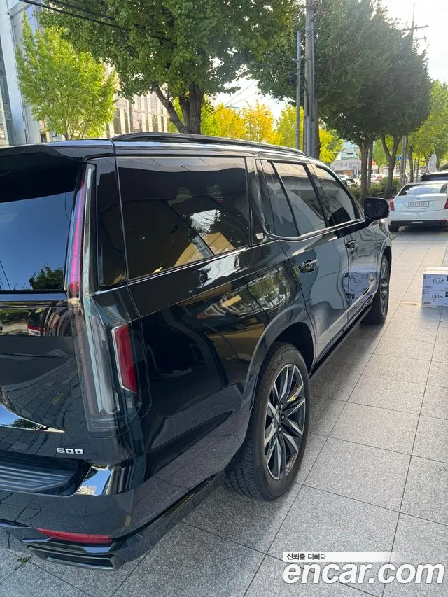 Cadillac Escalade 5th Gen — Фото автомобиля 2