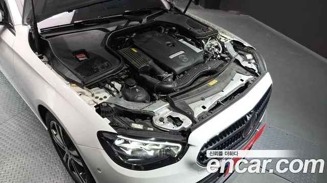 Mercedes-Benz E-Class — Фото автомобиля 6