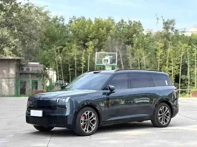 Фотография автомобиля — Lynk & Co 900