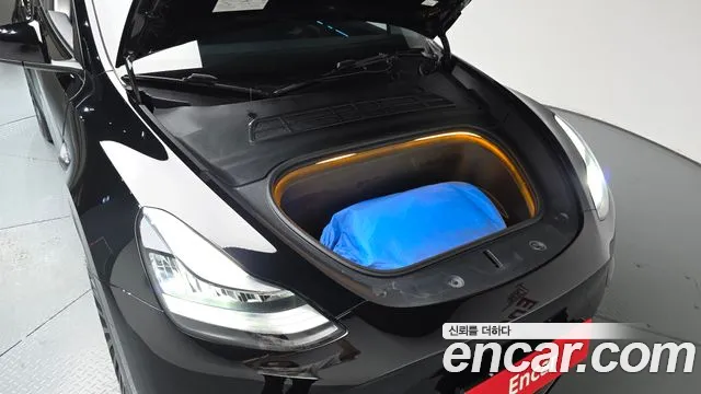 Tesla Model Y — Фото автомобиля 9