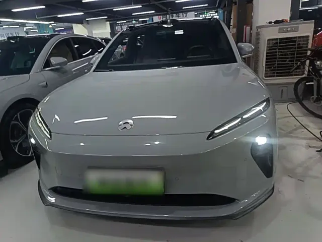 Nio ET5 Touring — Фото автомобиля 2