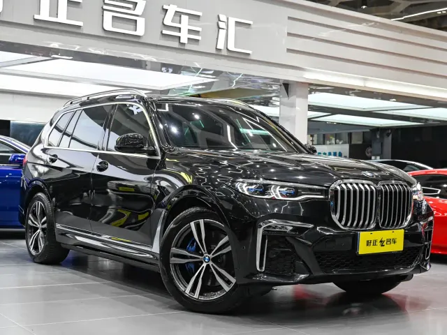 BMW X7 — Фото автомобиля 3