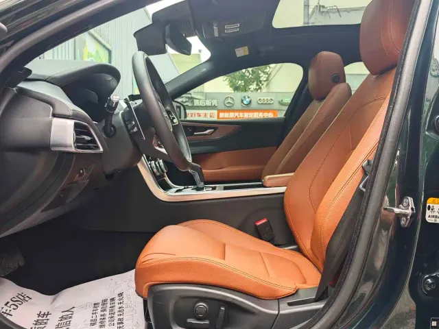 Jaguar XEL — Фото автомобиля 3
