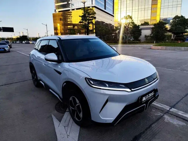 BYD Yuan UP — Фото автомобиля 3