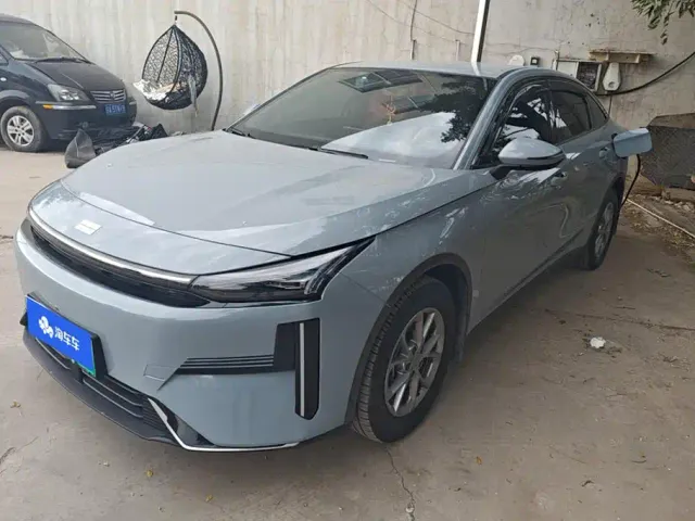 Фотография автомобиля — Geely Galaxy L6