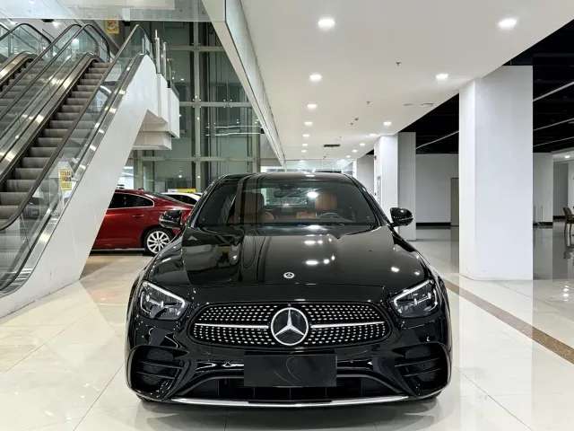 Mercedes-Benz E-Class — Фото автомобиля 2