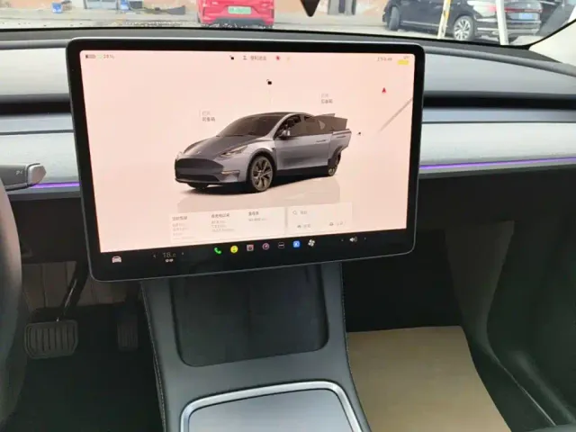 Tesla Model Y — Фото автомобиля 12