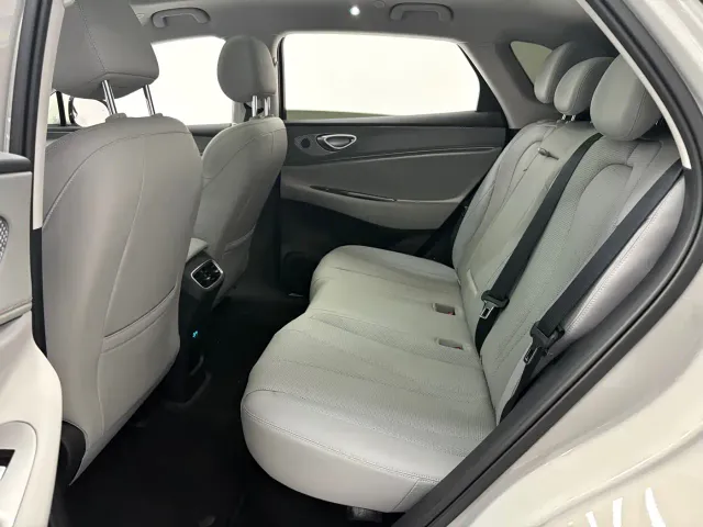 BYD Sealion 06 — Фото автомобиля 8