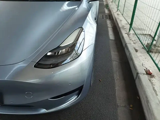 Tesla Model Y — Фото автомобиля 23