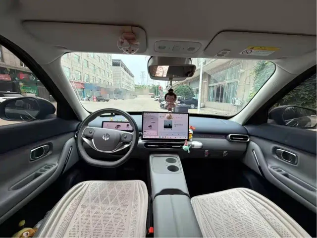 Leapmotor A10 — Фото автомобиля 7
