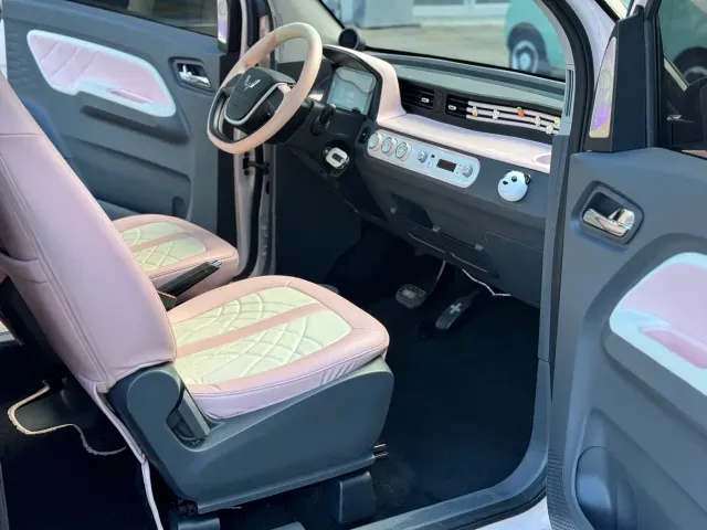 Wuling Hongguang Mini EV — Фото автомобиля 6
