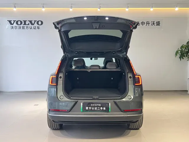 Volvo XC70 Plug-in Hybrid — Фото автомобиля 5