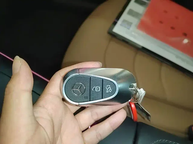 Mercedes-Benz E-Class — Фото автомобиля 12