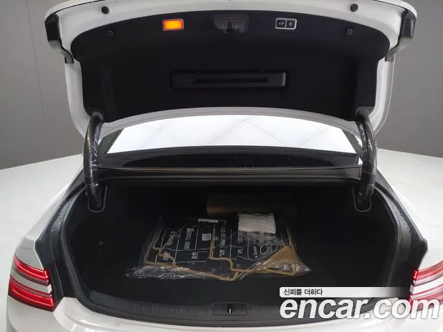 Genesis G80 Бензин 2.5 турбо AWD — Фото автомобиля 15