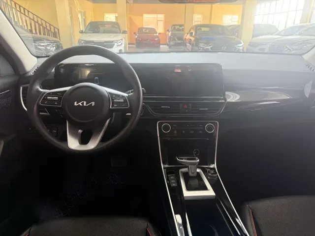 Kia Seltos — Фото автомобиля 8