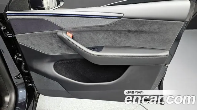 Tesla Model Y — Фото автомобиля 24