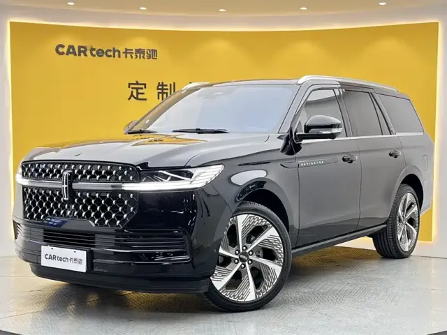 Фотография автомобиля — Lincoln Navigator