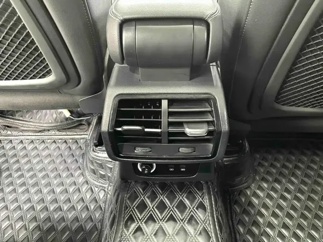 Audi Q3 — Фото автомобиля 14