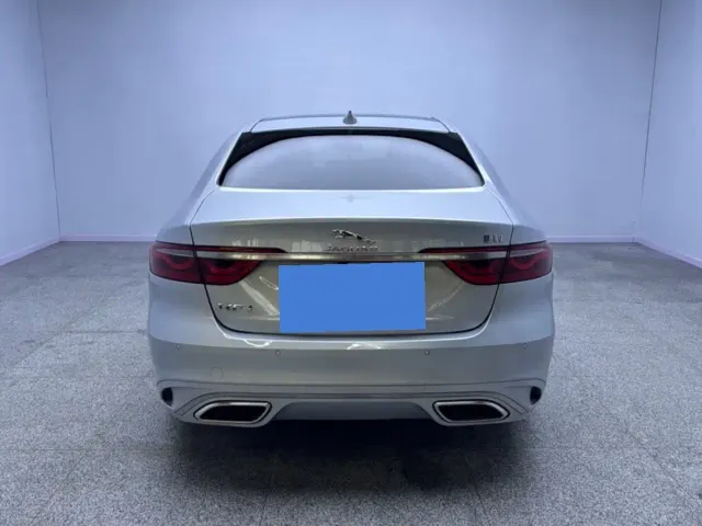 Jaguar XFL — Фото автомобиля 8