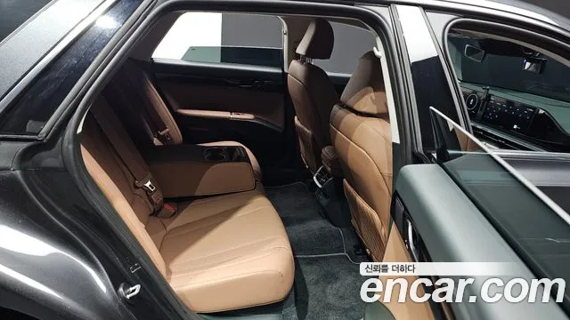 Hyundai Grandeur Grandeur (GN7) 2.5 Бензин 2WD — Фото автомобиля 11