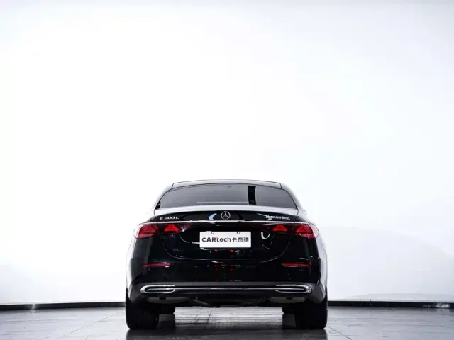 Mercedes-Benz E-Class — Фото автомобиля 7