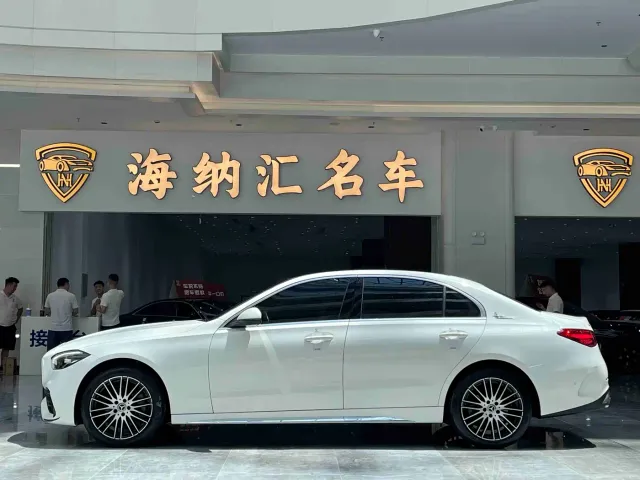 Mercedes-Benz C-Class — Фото автомобиля 3