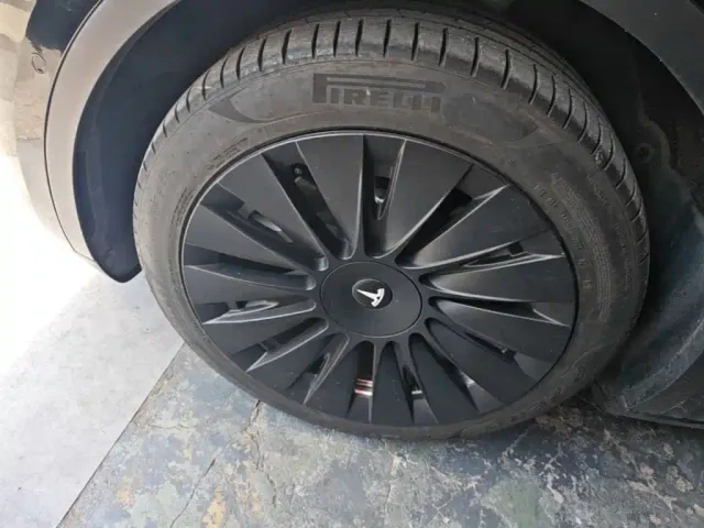 Tesla Model Y — Фото автомобиля 22