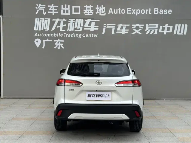 Toyota Corolla Cross — Фото автомобиля 4