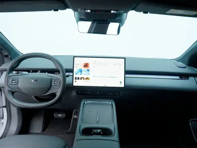 Xpeng P7+ — Фото автомобиля 2