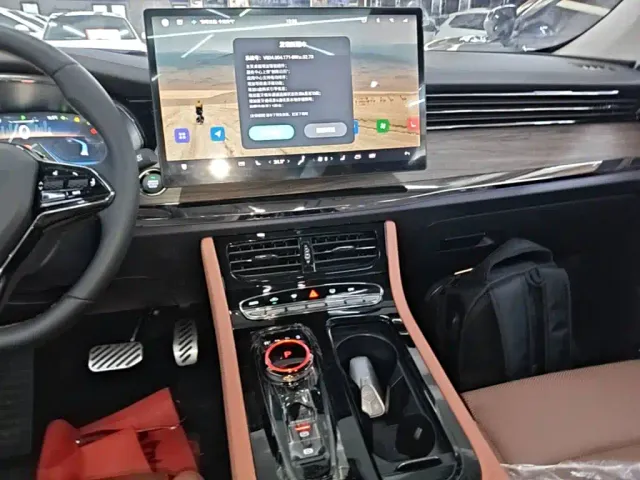 Skyworth Auto HT-i — Фото автомобиля 12