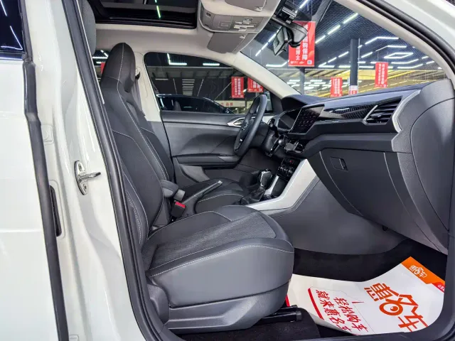 Volkswagen T-Cross — Фото автомобиля 9
