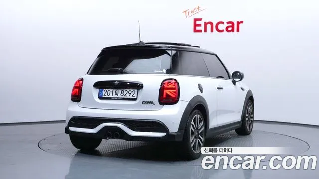 Mini Cooper — Фото автомобиля 4