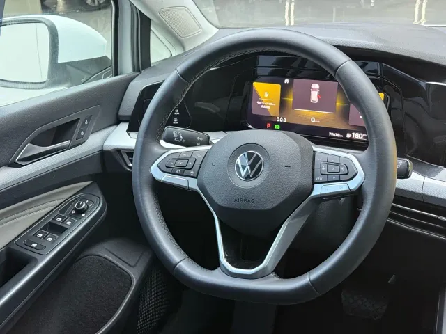 Volkswagen Golf — Фото автомобиля 7