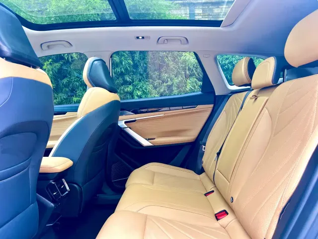 Geely Boyue L — Фото автомобиля 11