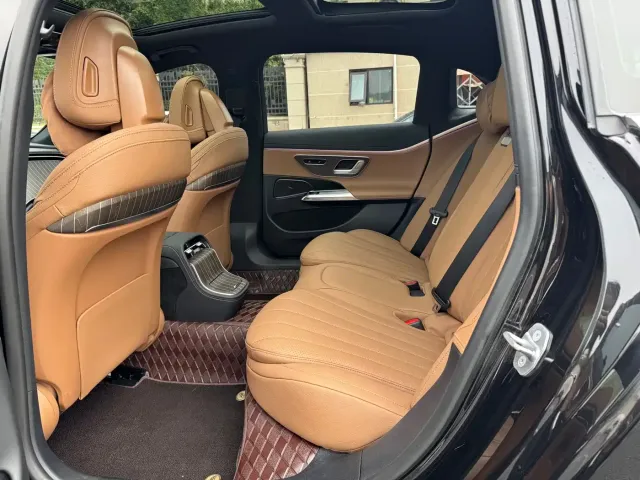 Mercedes-Benz E-Class — Фото автомобиля 11